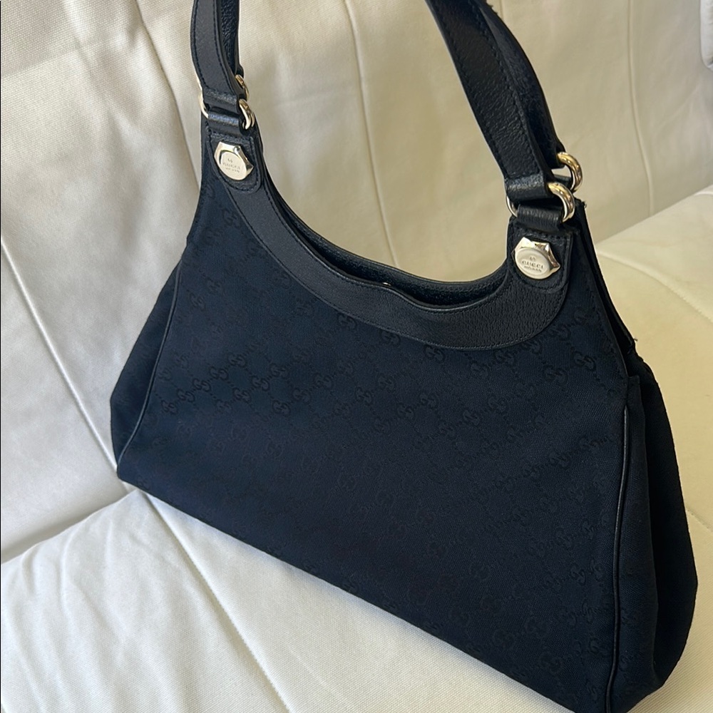 ✨Gucci Authentic Hobo Bag✨ - Picture 4 of 17